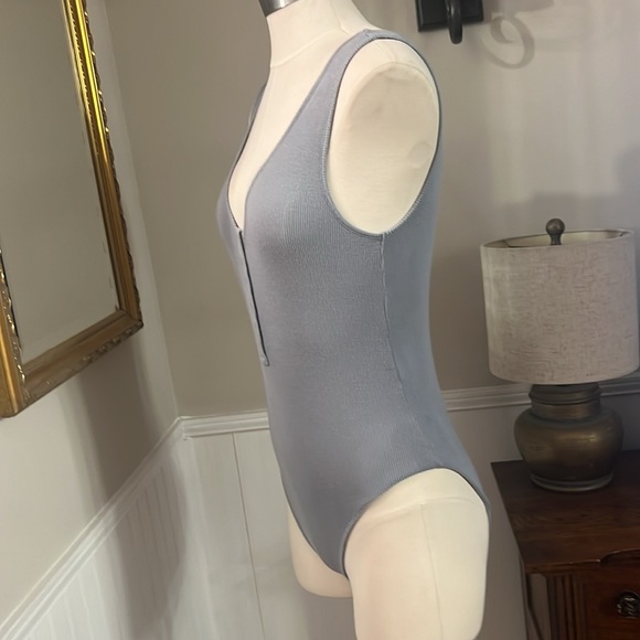 Maison t Gray bodysuit. Medium. Excellent used condition. - Picture 5 of 10